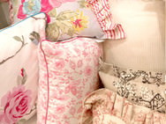 フレンチテイストのクッション